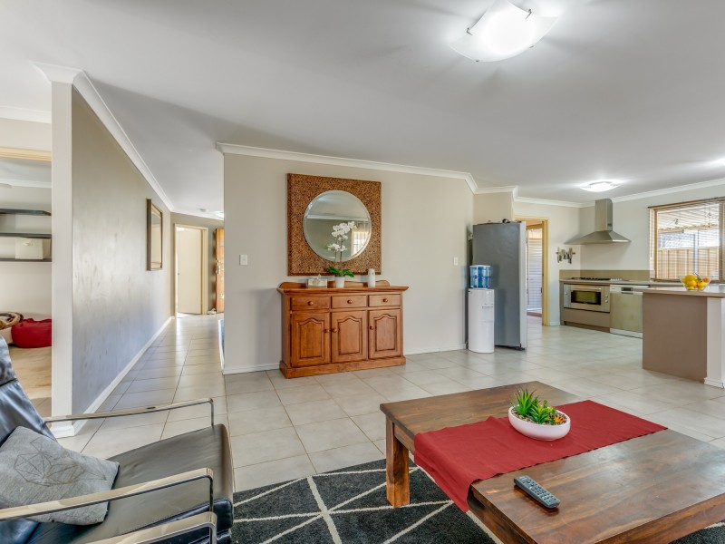 8 Lagrange Way, Gosnells WA 6110