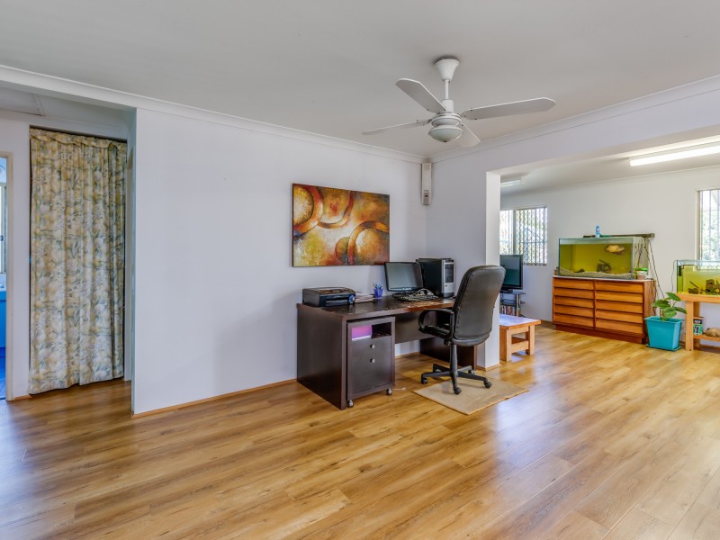 51 Camfield Loop, Parmelia WA 6167