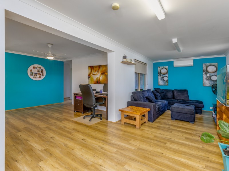 51 Camfield Loop, Parmelia WA 6167