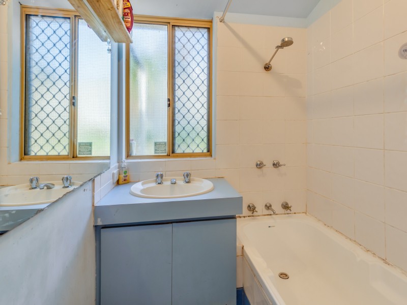 51 Camfield Loop, Parmelia WA 6167