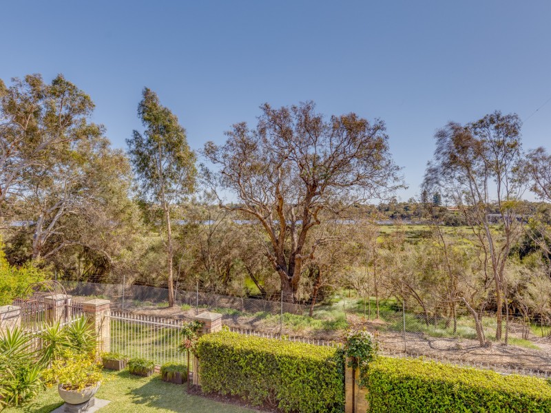 4 Samphire Street, Ascot WA 6104