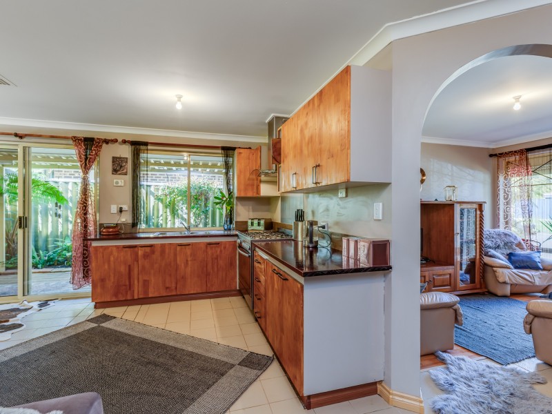 11 Chungking Grove, Stratton WA 6056