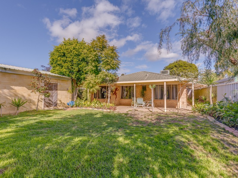 11 Chungking Grove, Stratton WA 6056