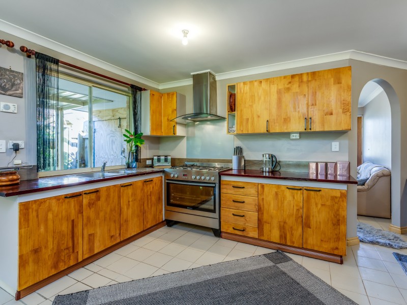 11 Chungking Grove, Stratton WA 6056