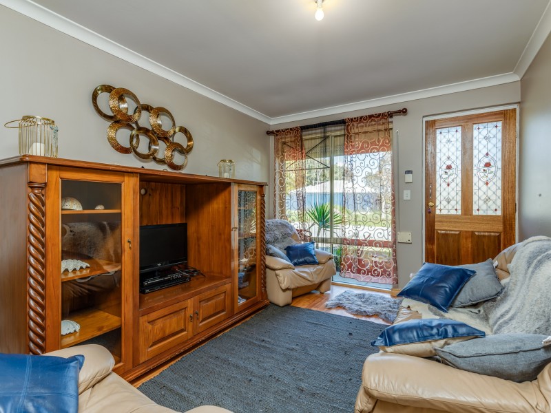 11 Chungking Grove, Stratton WA 6056