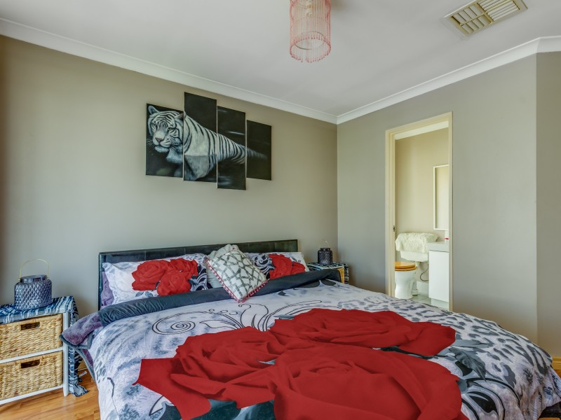 11 Chungking Grove, Stratton WA 6056