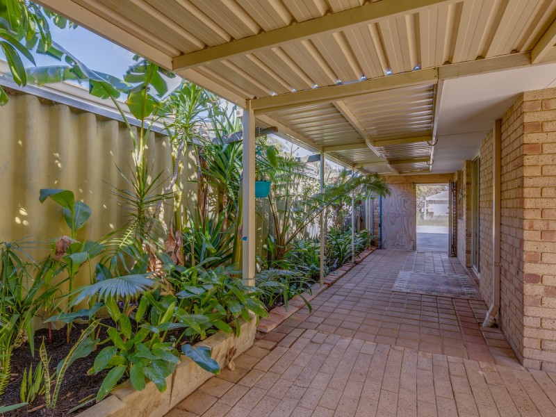 11 Chungking Grove, Stratton WA 6056