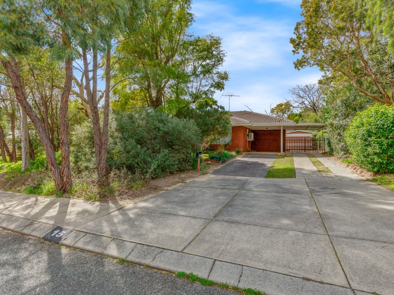 15  Bugendore Street, Maida Vale WA 6057