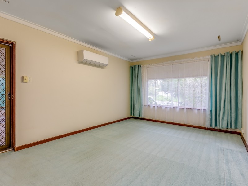 15  Bugendore Street, Maida Vale WA 6057