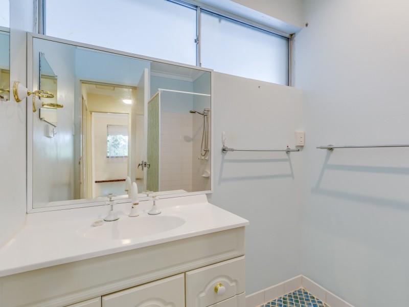 15  Bugendore Street, Maida Vale WA 6057