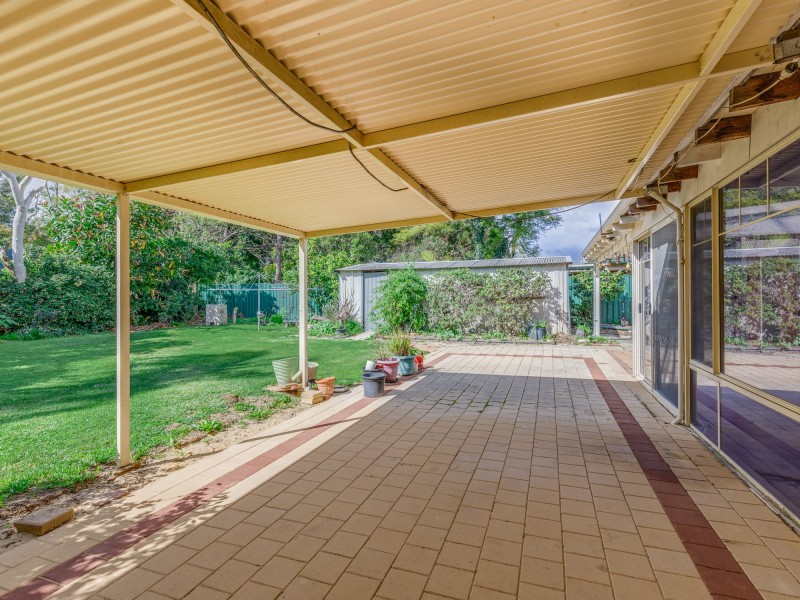 15  Bugendore Street, Maida Vale WA 6057