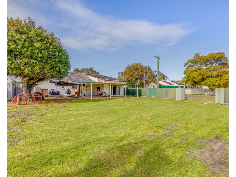 5 Pegus Street, Thornlie WA 6108