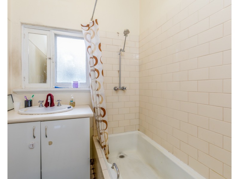 5 Pegus Street, Thornlie WA 6108