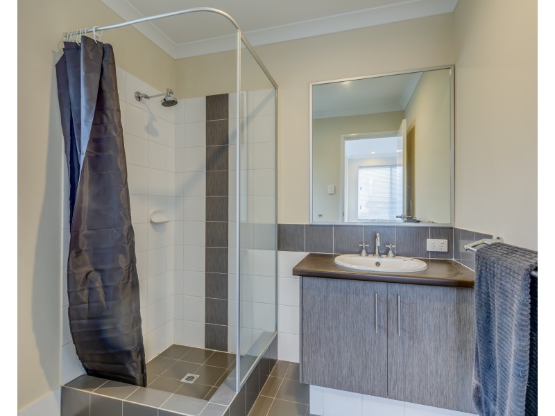 20 Litchfield Circle, Wandi WA 6167