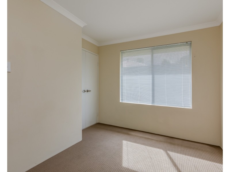 20 Litchfield Circle, Wandi WA 6167