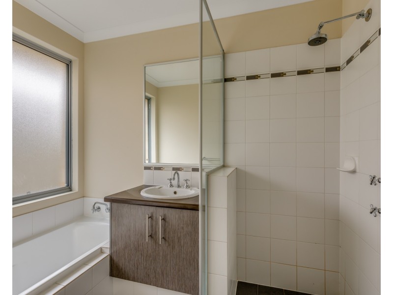 20 Litchfield Circle, Wandi WA 6167