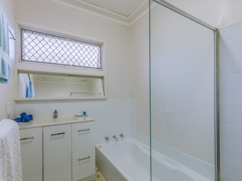 11 Coops Avenue, Thornlie WA 6108