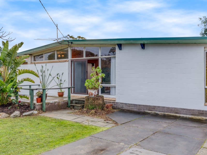 11 Coops Avenue, Thornlie WA 6108