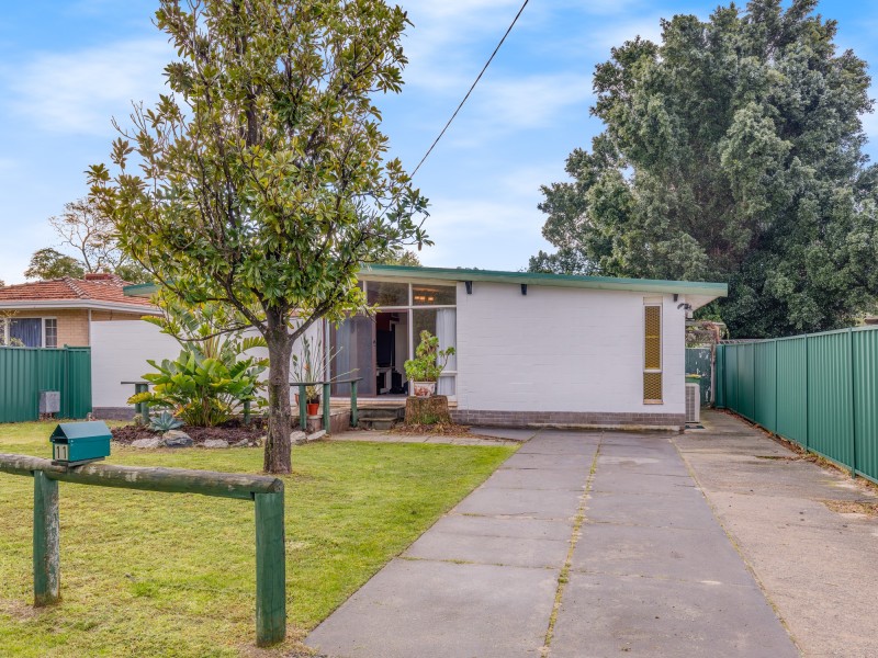 11 Coops Avenue, Thornlie WA 6108