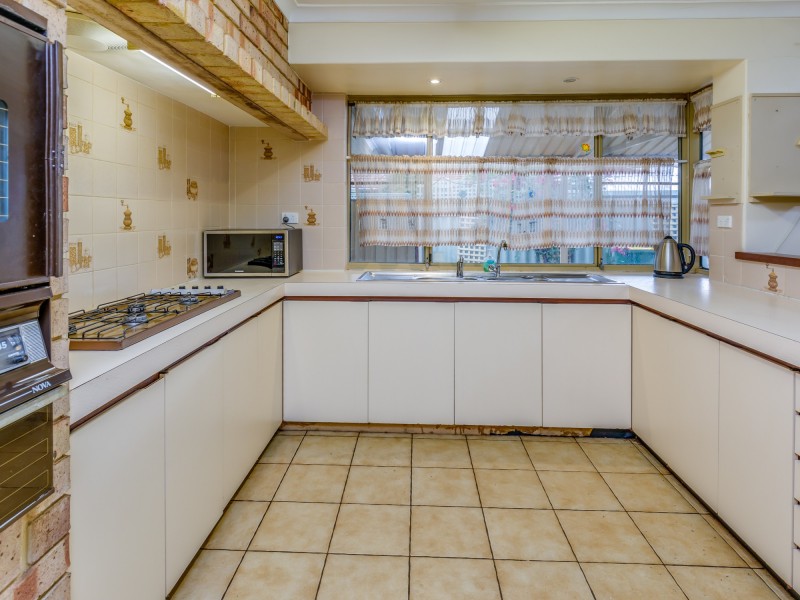 11 Shipbourne Way, Huntingdale WA 6110