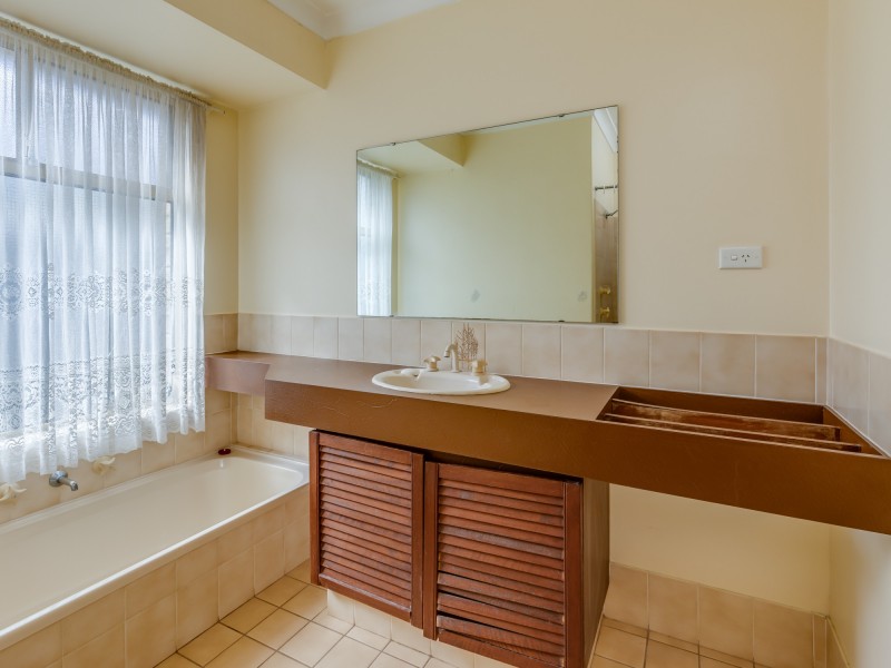 11 Shipbourne Way, Huntingdale WA 6110