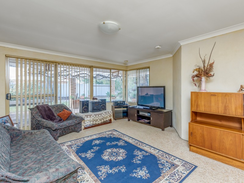 16 Florey Place, Huntingdale WA 6110