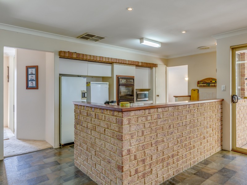 16 Florey Place, Huntingdale WA 6110