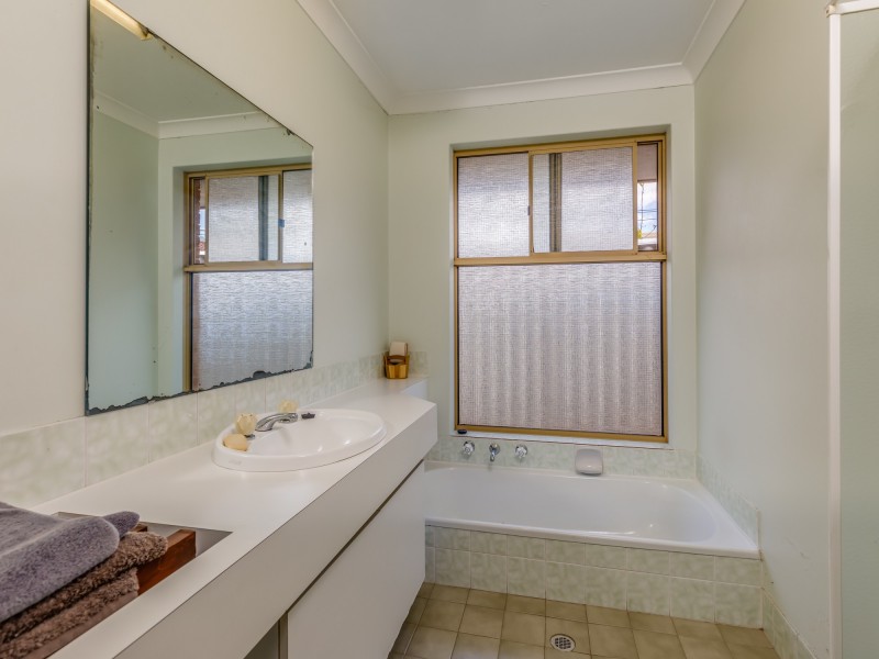 16 Florey Place, Huntingdale WA 6110