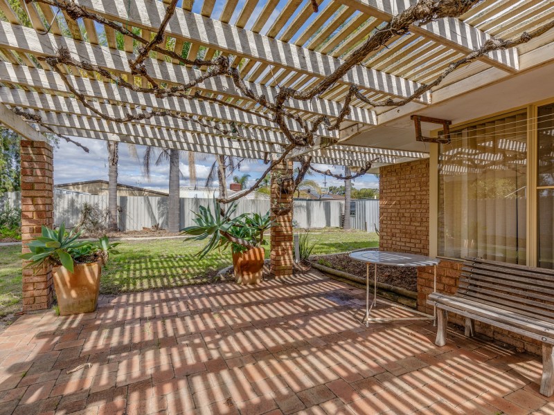 16 Florey Place, Huntingdale WA 6110