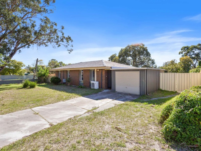 17 Huggins Road, Thornlie WA 6108