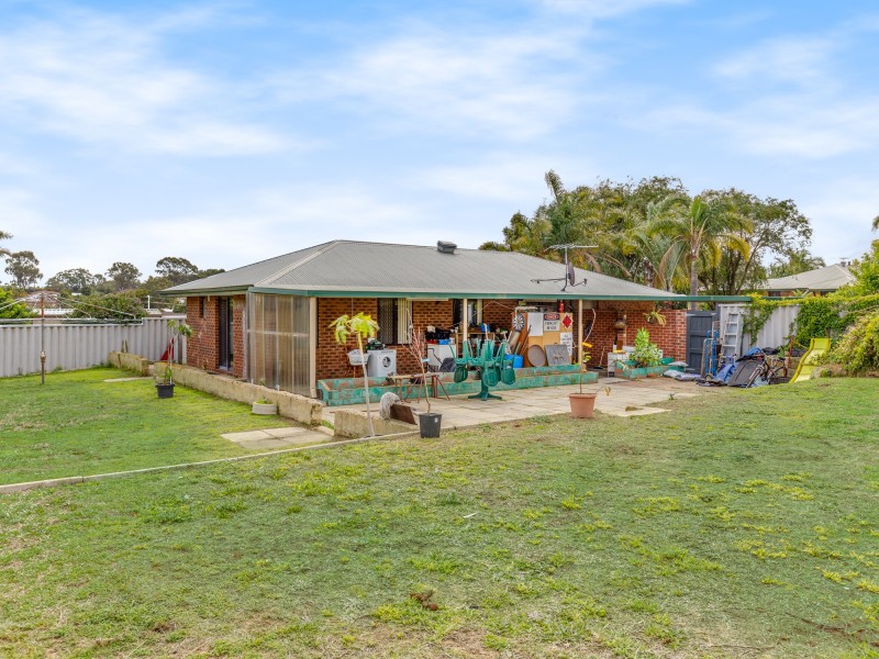 10 Ferris Green, Parmelia WA 6167