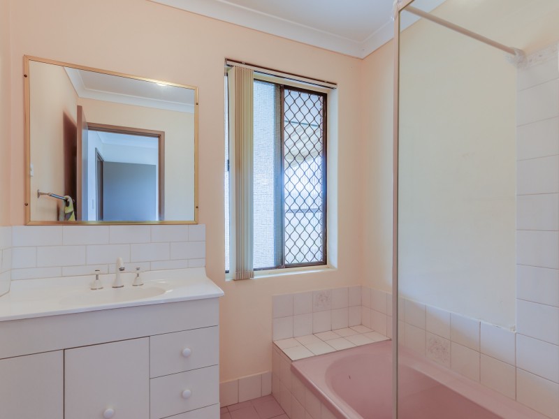 10 Ferris Green, Parmelia WA 6167