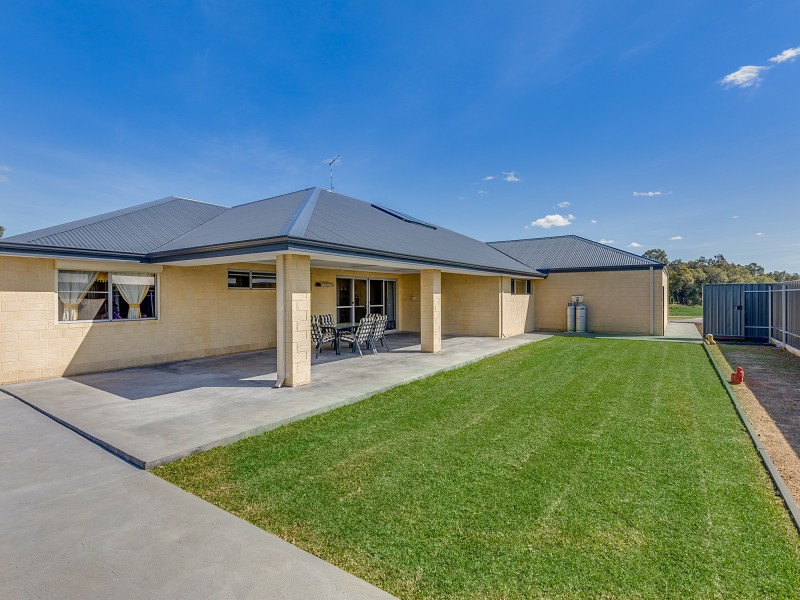 63 Rivose Crescent, Darling Downs WA 6122