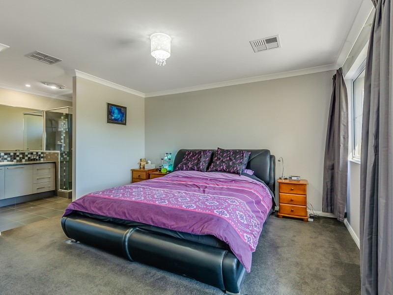 63 Rivose Crescent, Darling Downs WA 6122