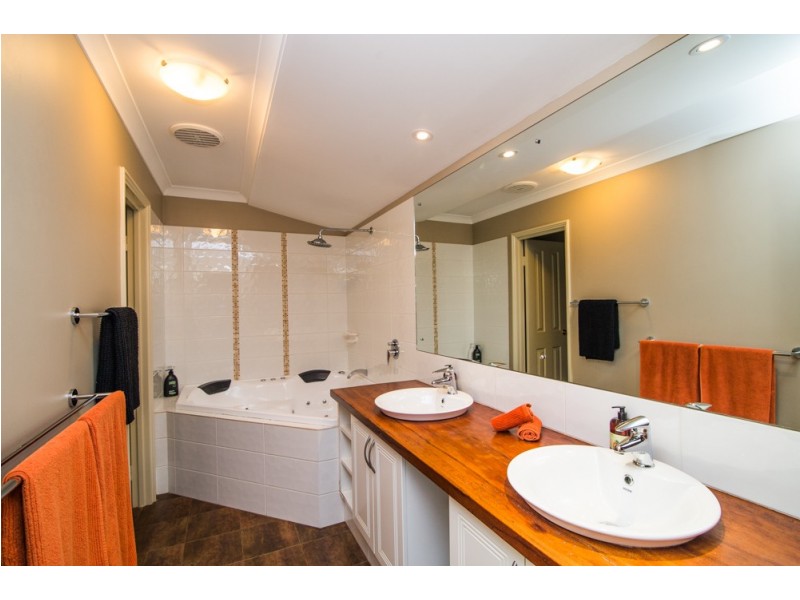 12 Hubbard Place, Safety Bay WA 6169