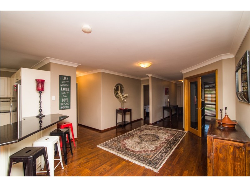 12 Hubbard Place, Safety Bay WA 6169