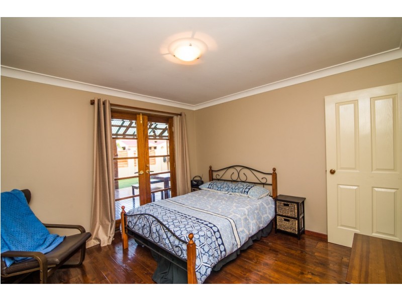 12 Hubbard Place, Safety Bay WA 6169