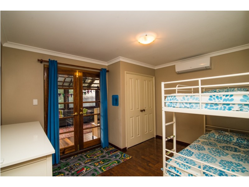12 Hubbard Place, Safety Bay WA 6169