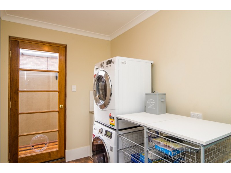 12 Hubbard Place, Safety Bay WA 6169