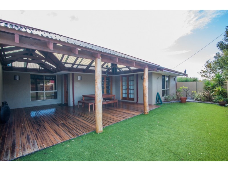 12 Hubbard Place, Safety Bay WA 6169