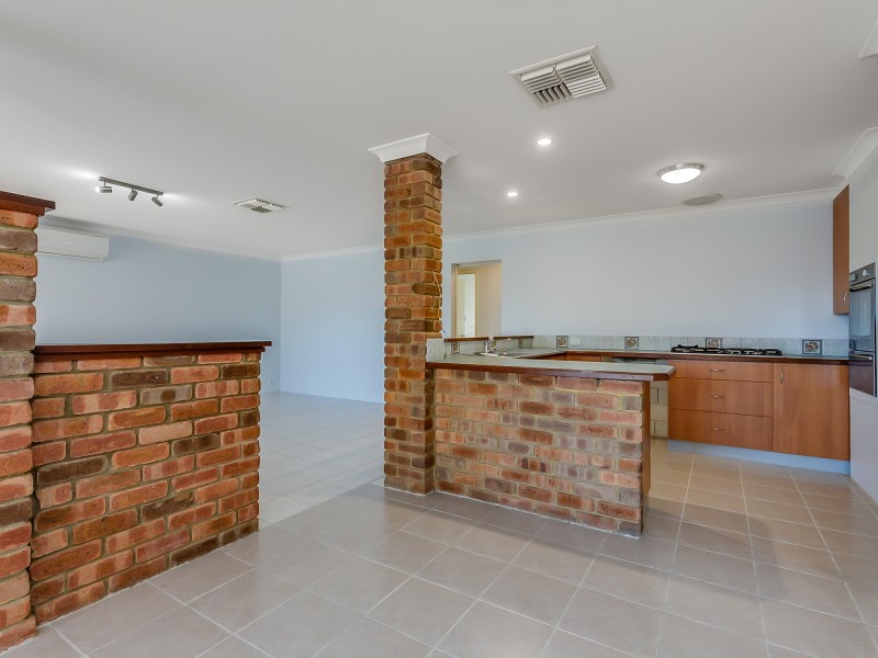 2 Conquest Court, Thornlie WA 6108