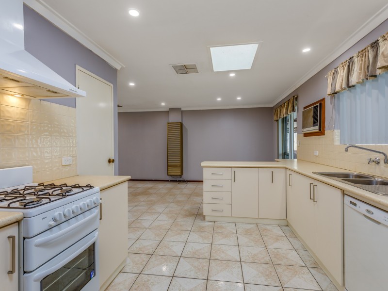 21 Partridge Way, Thornlie WA 6108