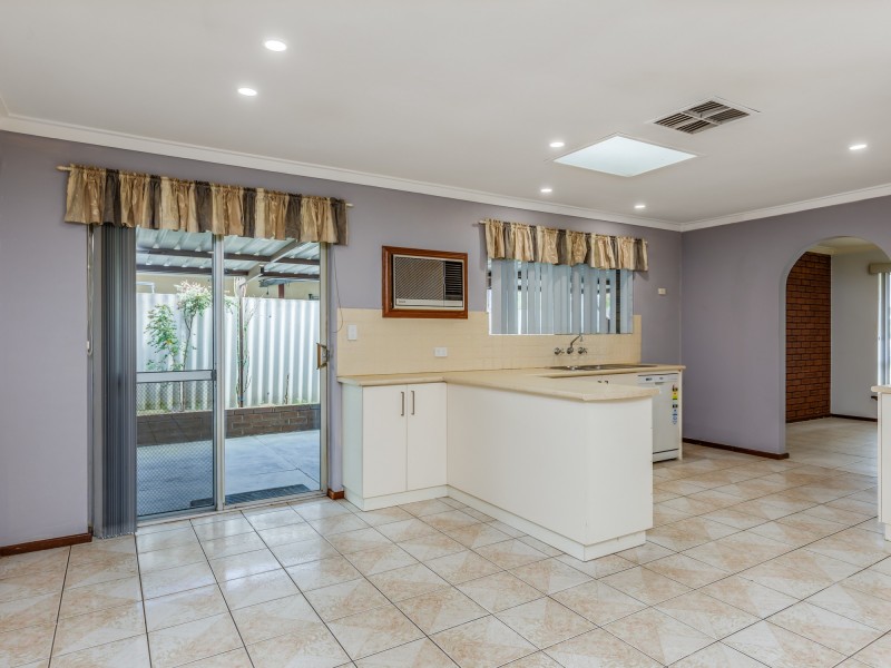 21 Partridge Way, Thornlie WA 6108