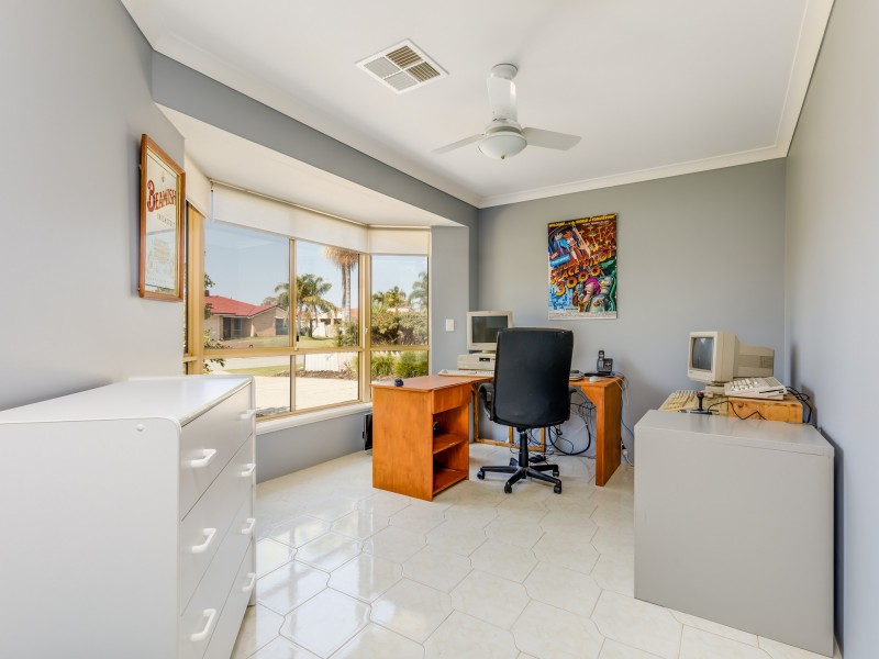 14 Embassy Court, Thornlie WA 6108