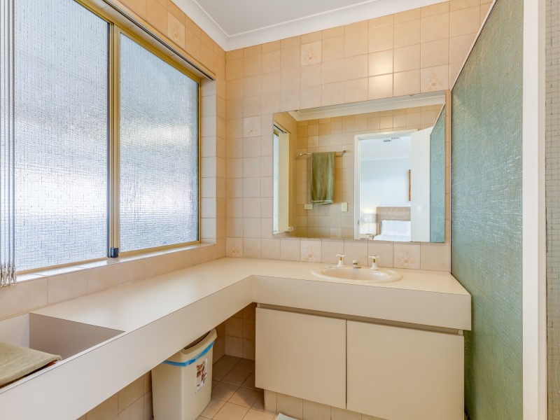 14 Embassy Court, Thornlie WA 6108