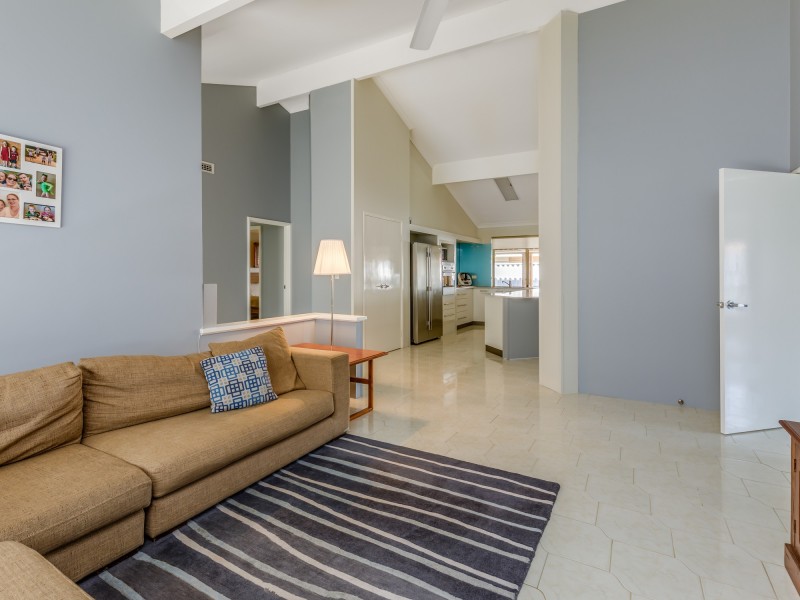 14 Embassy Court, Thornlie WA 6108