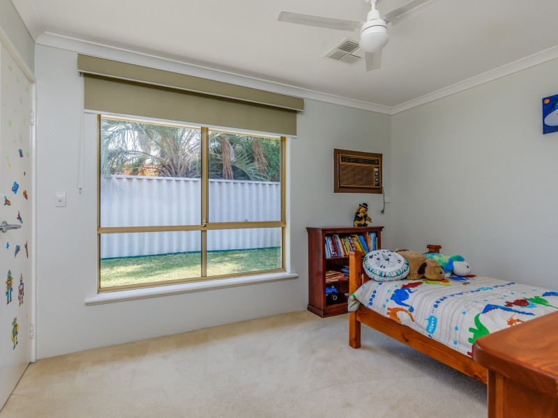 14 Embassy Court, Thornlie WA 6108