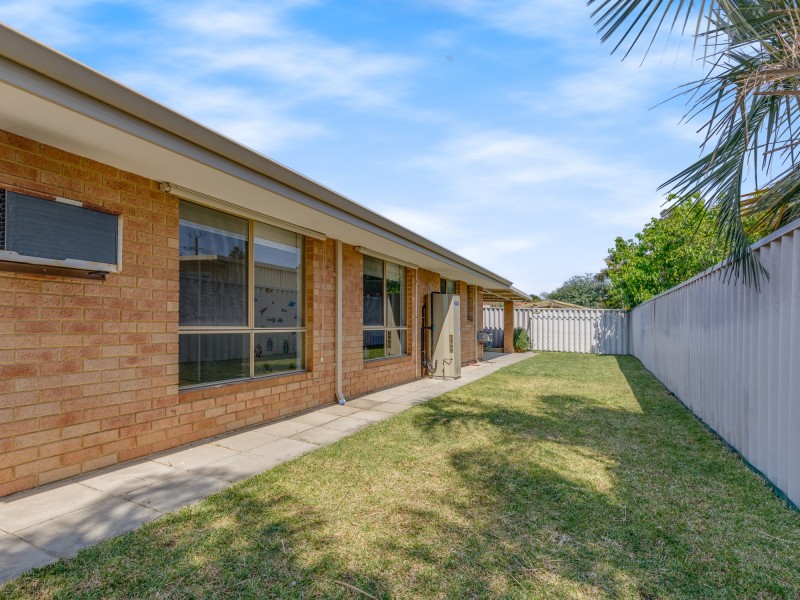 14 Embassy Court, Thornlie WA 6108