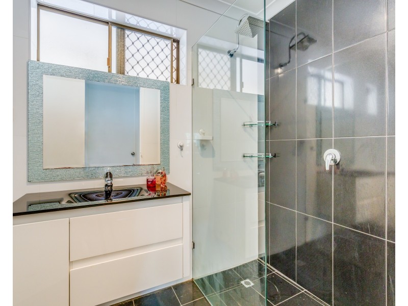 43 Huggins Road, Thornlie WA 6108