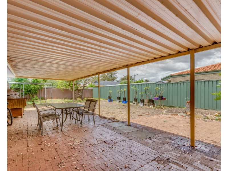 43 Huggins Road, Thornlie WA 6108